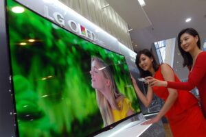 World’s First 3D Curved OLED TV