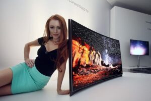 LG & Samsung Strike Home With Curved OLED