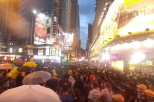 Your Daily VR180/ 360 VR Fix: 360° 4K Hong Kong protest: Protesters march back to Tsim Sha Tsui