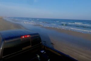 Your Daily VR180/ 360 VR Fix: Four Wheel Driving on the BEACH | 360 Video 4WD ACTION!